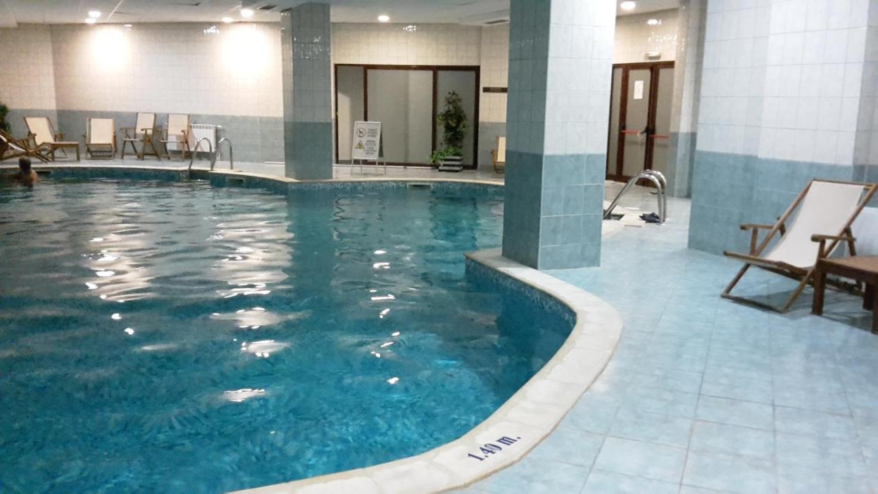 بوروفتس Flora Hotel Studio المظهر الخارجي الصورة